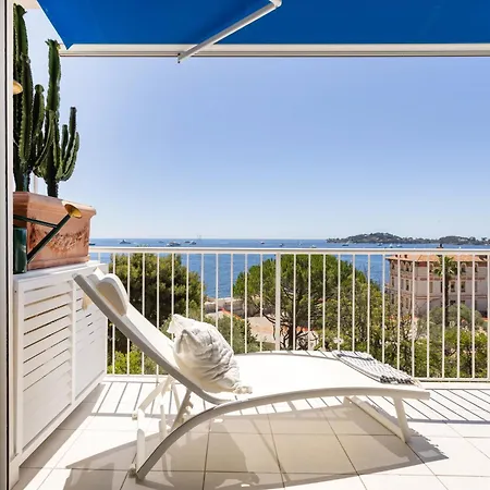 Premium Penthouse With Panoramic Sea View *